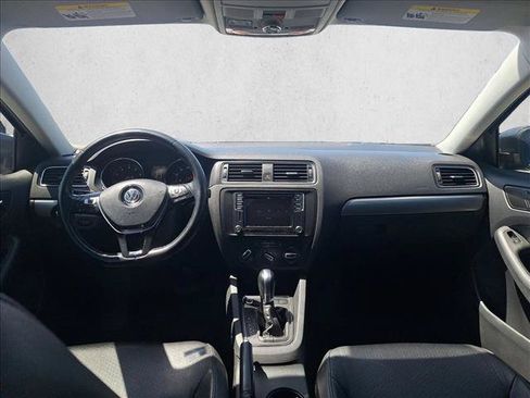 Used 2017 Volkswagen Jetta SE FWD image 14