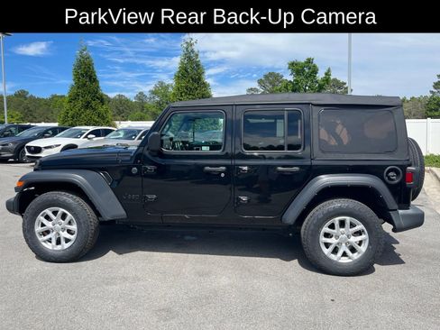 Used 2023 Jeep Wrangler Unlimited Sport AWD/4WD image 5