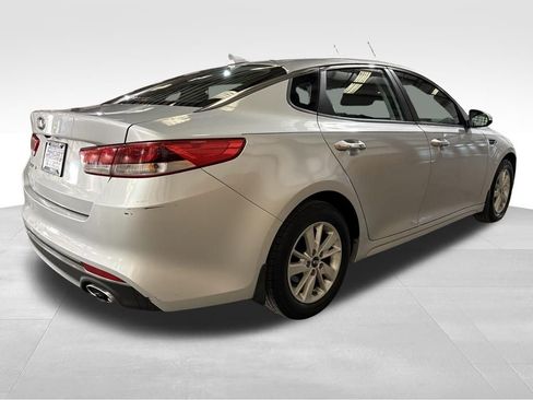 Used 2016 Kia Optima LX image 5