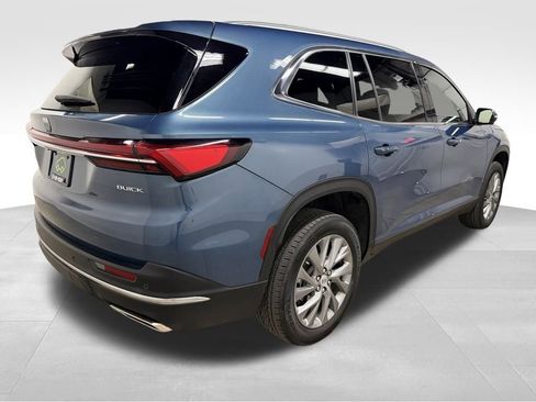 Certified 2025 Buick Enclave Preferred image 8