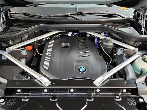 Used 2026 BMW X7 xDrive40i w/ M Sport Package AWD/4WD image 40
