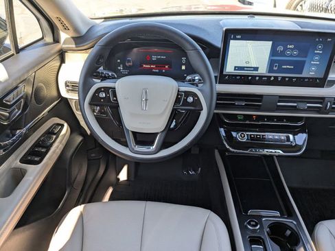 New 2026 Lincoln Corsair Premiere FWD image 16