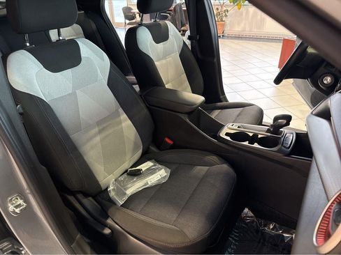 Used 2024 Chevrolet Trax RS w/ Driver Confidence Package FWD image 29