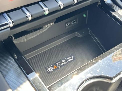 New 2026 GMC Yukon AT4 w/ AT4 Premium Package image 9