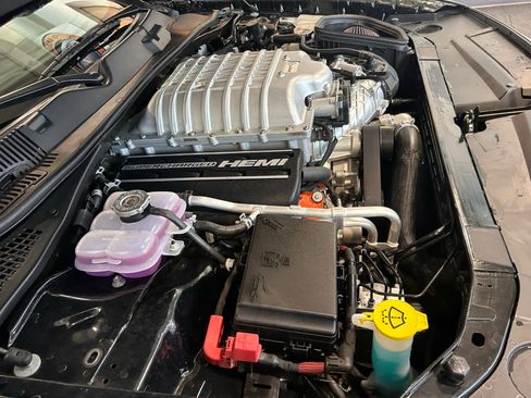 Used 2022 Dodge Challenger SRT Hellcat w/ Plus Package RWD image 28