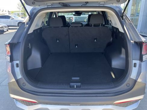 Used 2025 Kia Sportage LX FWD image 33