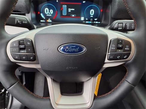 New 2025 Ford Explorer Active image 16