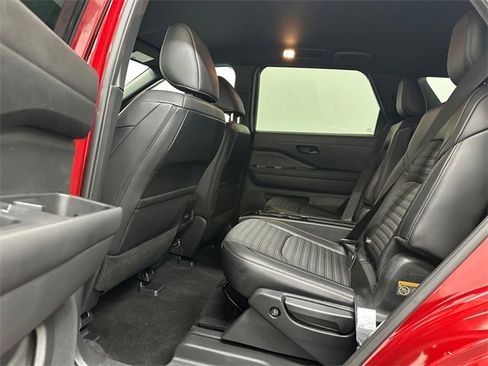 Used 2024 Nissan Pathfinder Rock Creek image 17