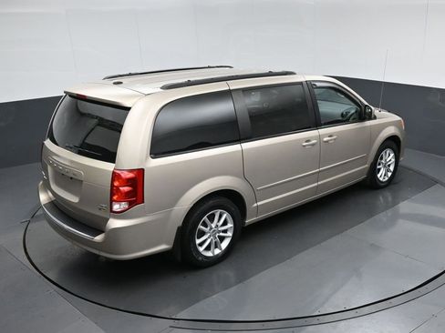 Used 2016 Dodge Grand Caravan SXT w/ Rear Park Assist Package image 68
