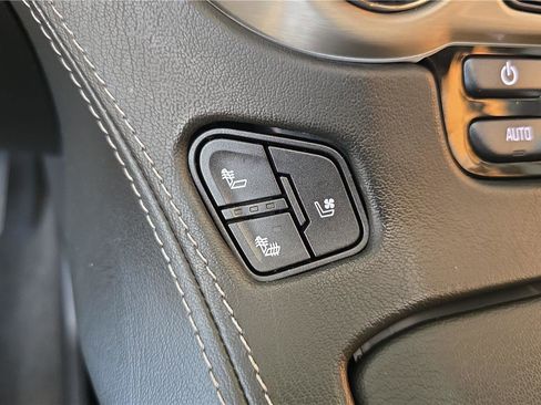 Used 2019 GMC Yukon XL Denali w/ Denali Ultimate Package image 25