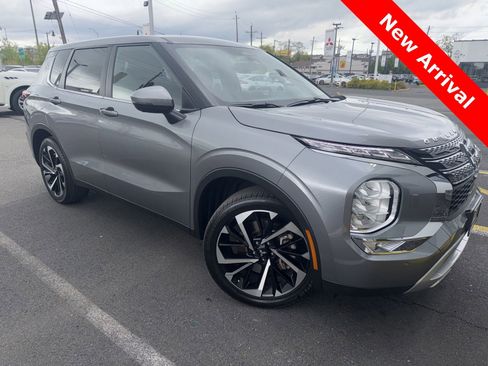 Used 2024 Mitsubishi Outlander SE AWD/4WD image 1