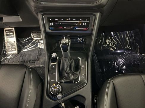 Used 2024 Volkswagen Tiguan SE R-Line AWD/4WD image 22