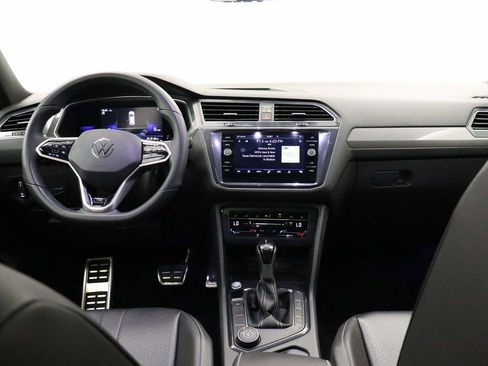 Used 2022 Volkswagen Tiguan SE R-Line image 13