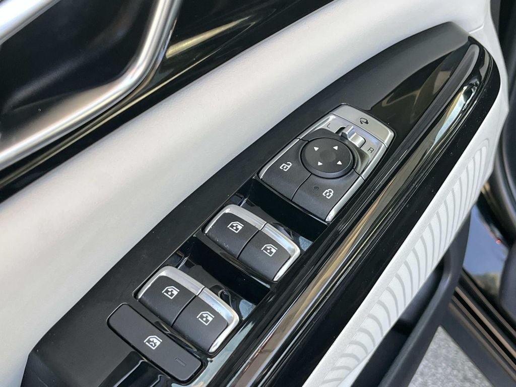 Used 2022 Kia Carnival SX Prestige FWD image 39