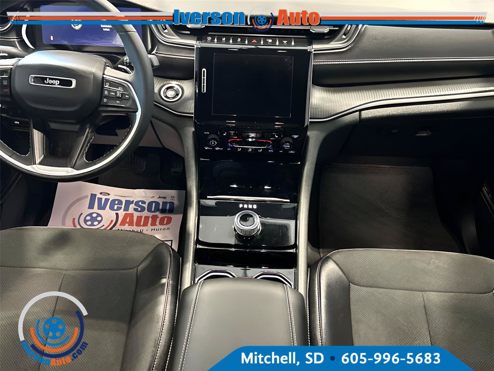 Used 2023 Jeep Grand Cherokee L Laredo AWD/4WD image 28