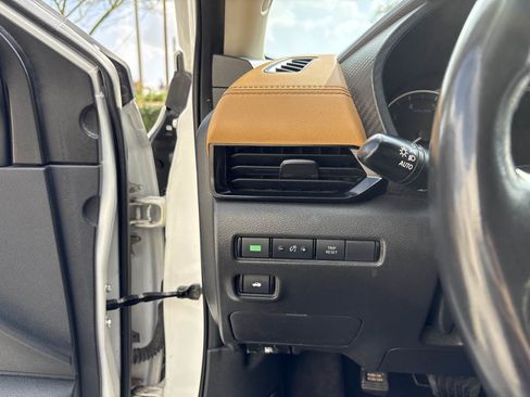 Used 2021 Nissan Sentra SV w/ SV Premium Package image 22