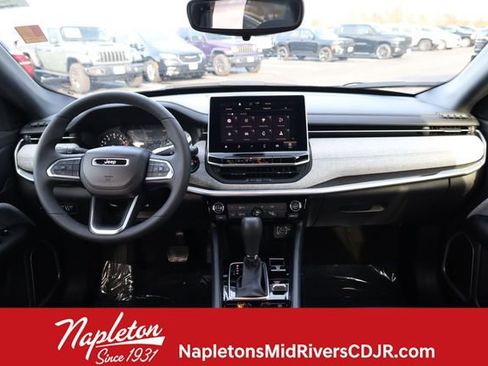 Used 2024 Jeep Compass Latitude image 13