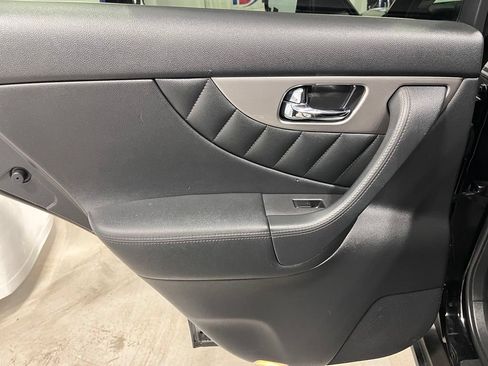 Used 2013 INFINITI FX37 AWD w/ Premium Pkg image 12