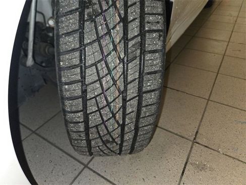 Used 2023 Nissan Sentra SR w/ SR Premium Package image 25