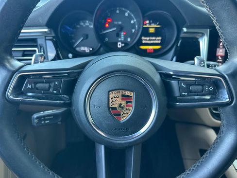 Used 2022 Porsche Macan AWD/4WD image 23