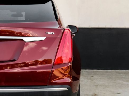 Used 2018 Cadillac XT5 FWD image 54