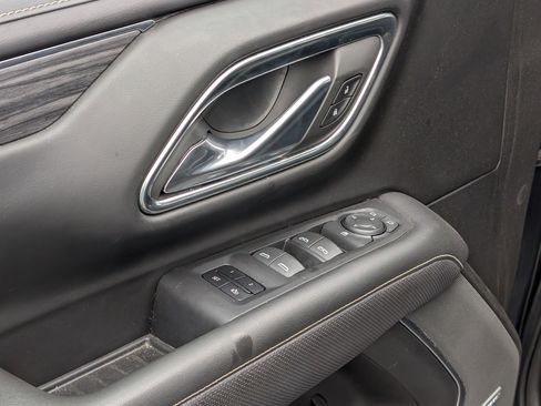 Used 2023 GMC Yukon SLT image 18