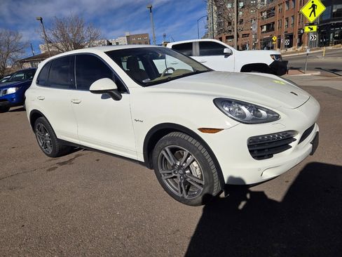 Used 2011 Porsche Cayenne S image 1