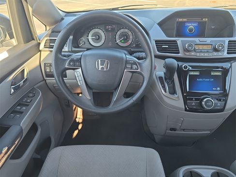 Used 2014 Honda Odyssey EX image 10