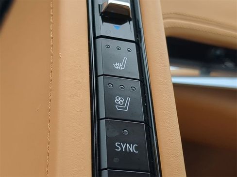 Used 2020 Chevrolet Corvette Stingray Premium Cpe w/ 3LT Preferred Equipment Group image 22