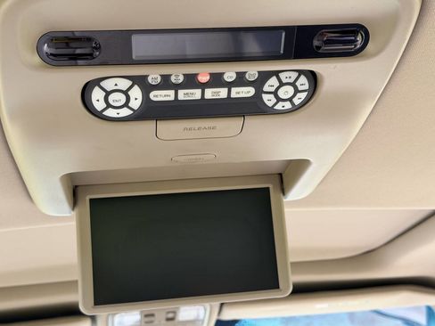 Used 2010 Honda Pilot Touring image 34
