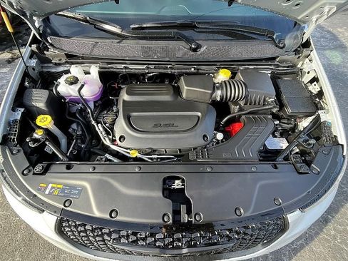 New 2026 Chrysler Pacifica Select FWD image 3