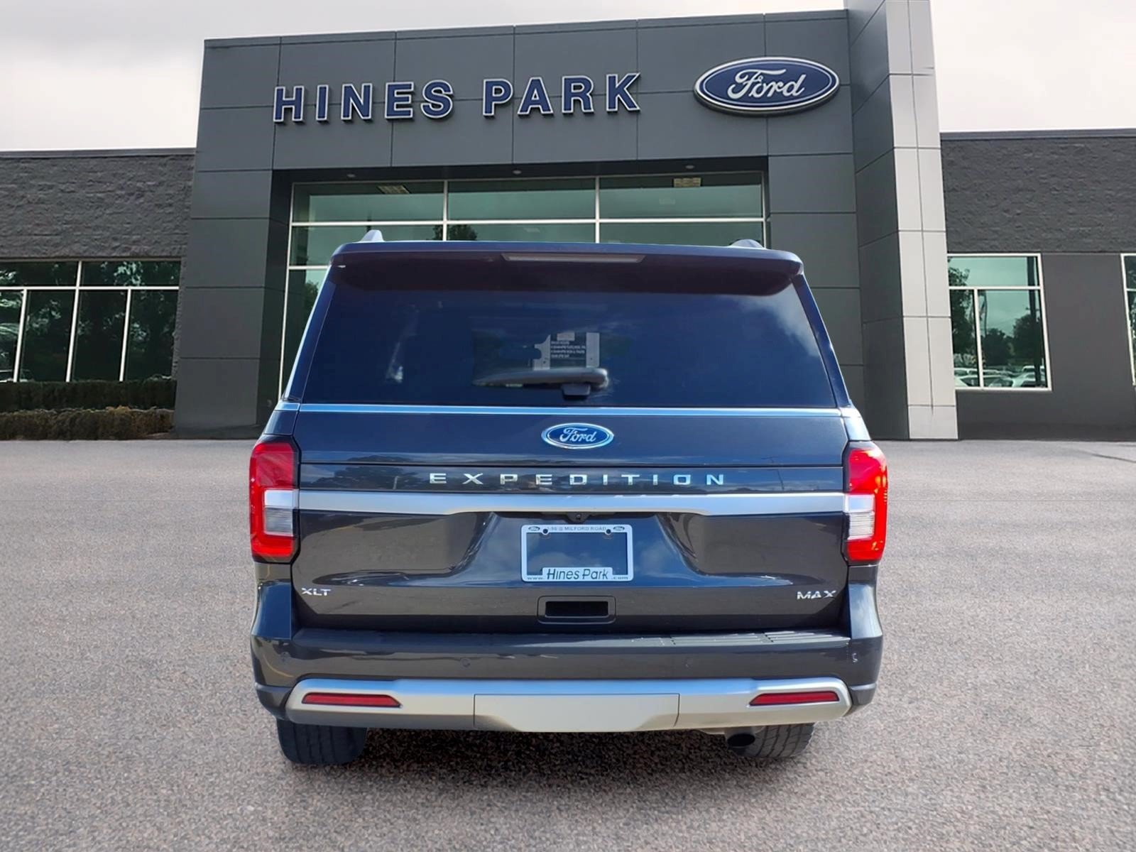 Used 2023 Ford Expedition Max XLT AWD/4WD image 5