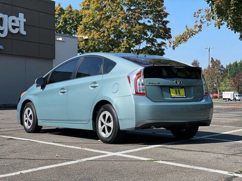 Used 2013 Toyota Prius image 3