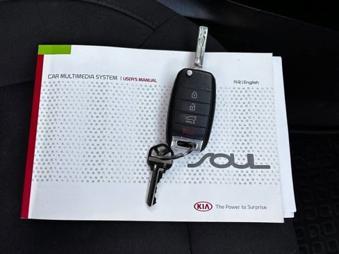 Used 2015 Kia Soul ! w/ Sun & Sound Package image 25