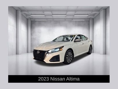 Used 2023 Nissan Altima 2.5 SV