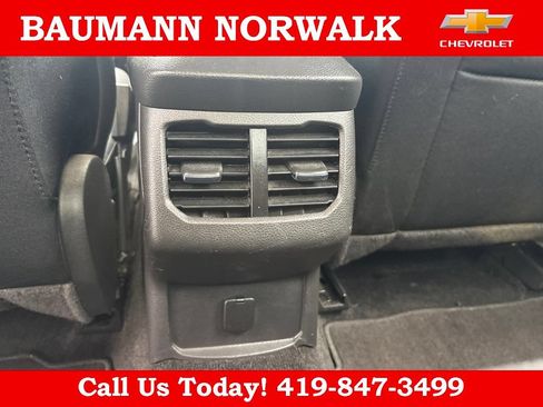 Used 2015 Ford Fusion SE FWD image 24