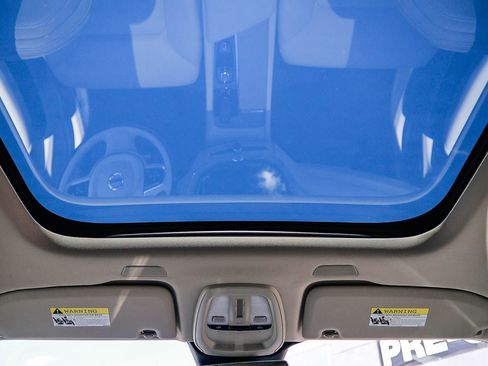 Used 2024 Volvo XC60 B5 Plus w/ Protection Package Premier image 18