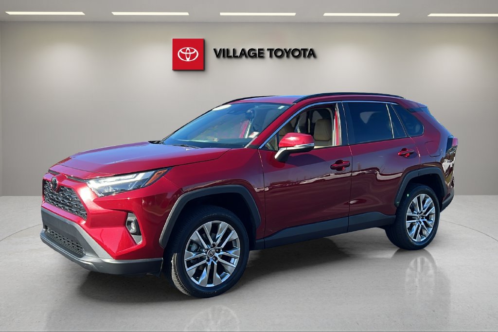 Certified 2022 Toyota RAV4 XLE Premium FWD image 1
