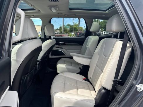 Used 2021 Kia Telluride SX FWD image 14