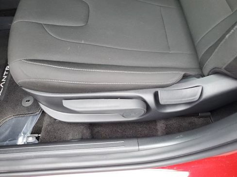 Certified 2024 Hyundai Elantra SEL FWD image 17
