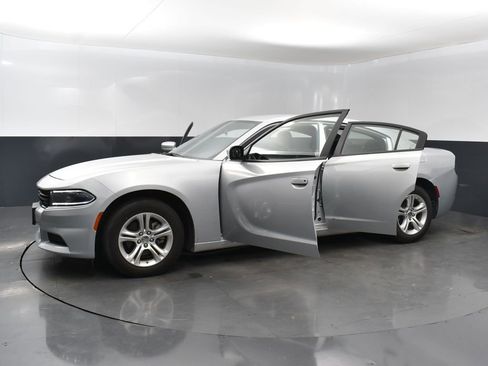 Used 2022 Dodge Charger SXT image 9