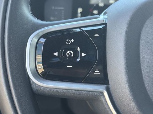 Used 2019 Volvo S60 T5 Momentum w/ Premium Package image 10