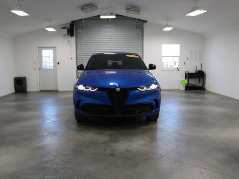 Used 2024 Alfa Romeo Tonale Veloce AWD/4WD image 3