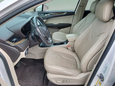 Used 2017 Lincoln MKC Reserve FWD image 25