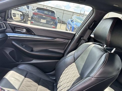 Used 2023 Nissan Maxima SR w/ Sport Mat Group FWD image 24