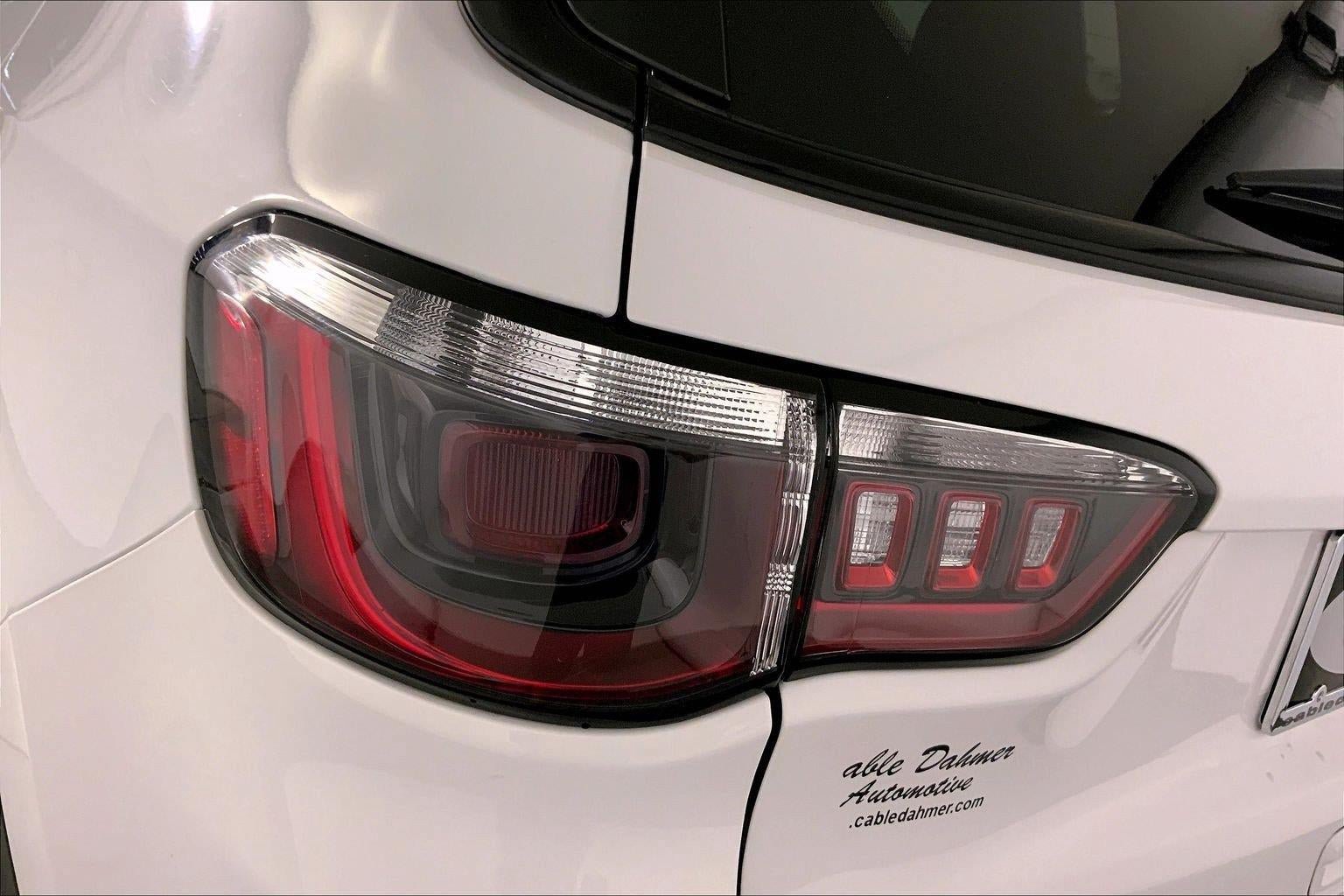 Used 2025 Jeep Compass Trailhawk AWD/4WD image 27