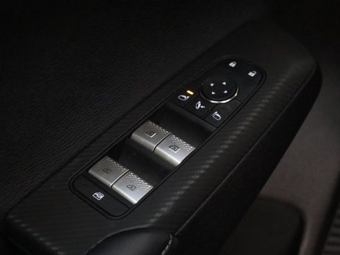 New 2025 Mitsubishi Outlander SE image 16