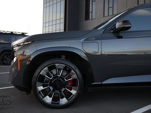 Used 2024 BMW XM image 10