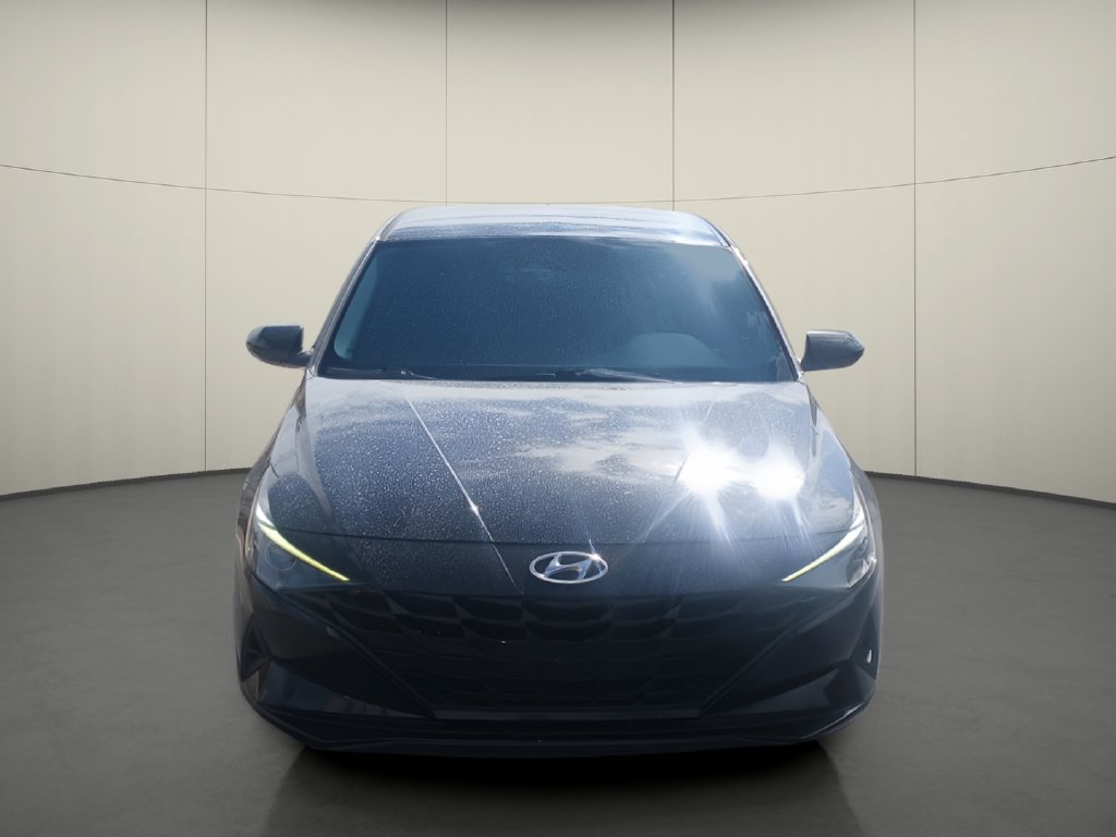 Used 2023 Hyundai Elantra SEL FWD image 2