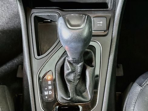 Used 2019 Jeep Cherokee Limited FWD image 24